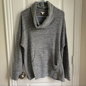 Grey loose fitting sweater with pocket